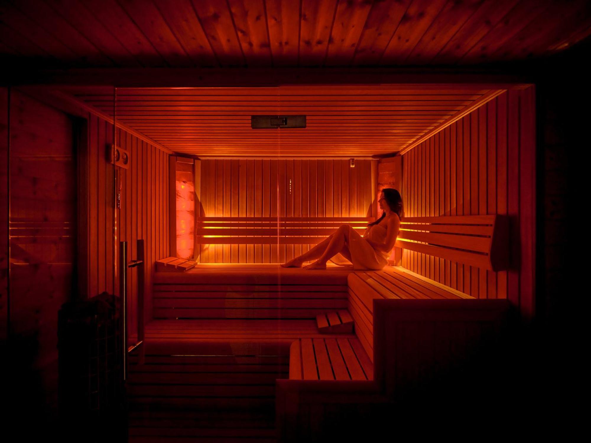 Rezerwat Sauna - Balia - Hot Tube - Jacuzzi - Basen - Klimatyzacja - Kominek Lodge Wielin